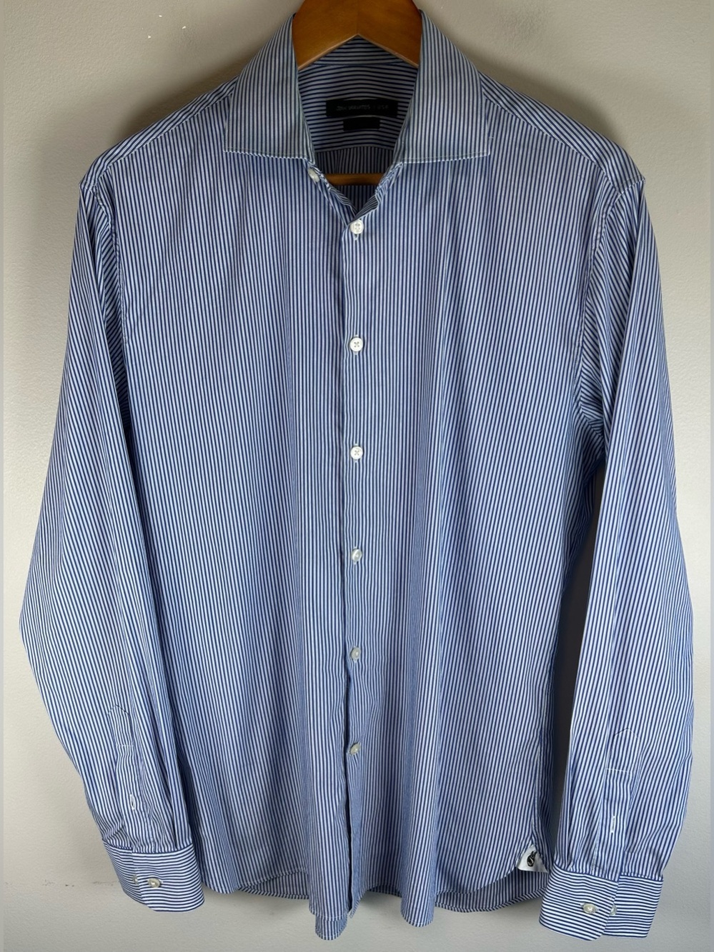 John Varvatos Mens Button Up Shirt Size 15 1/2 34 35 Slim Fit Stripes Blue White